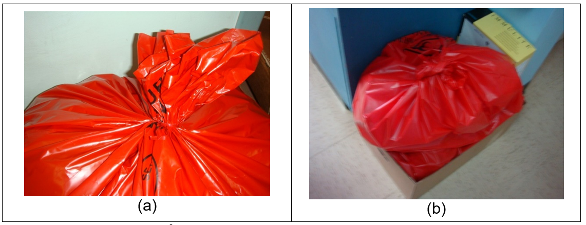 dos bolsas plásticas rojas
