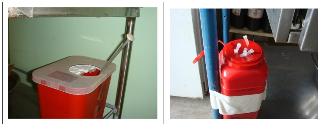 dos recipientes con objetos punzocortantes